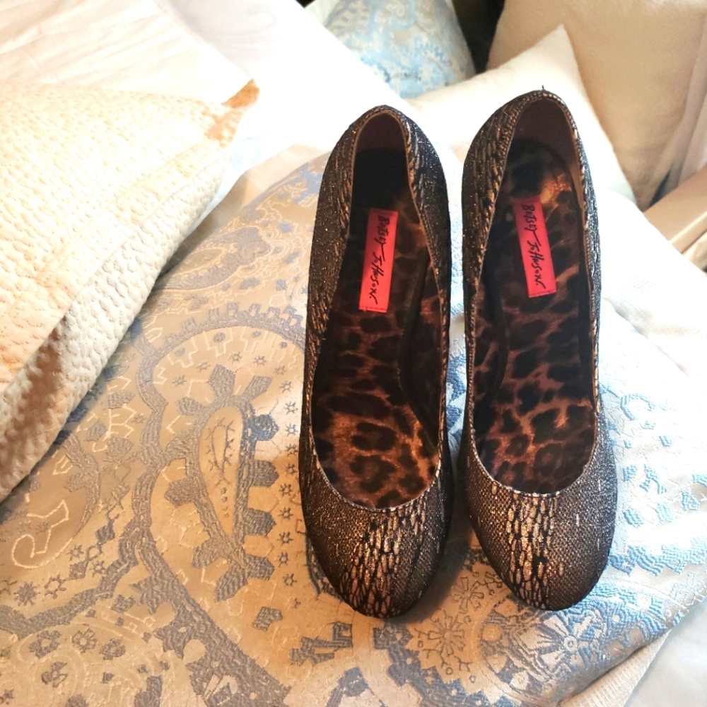 Betsey Johnson Gold and Black Disco Heels sz 10
